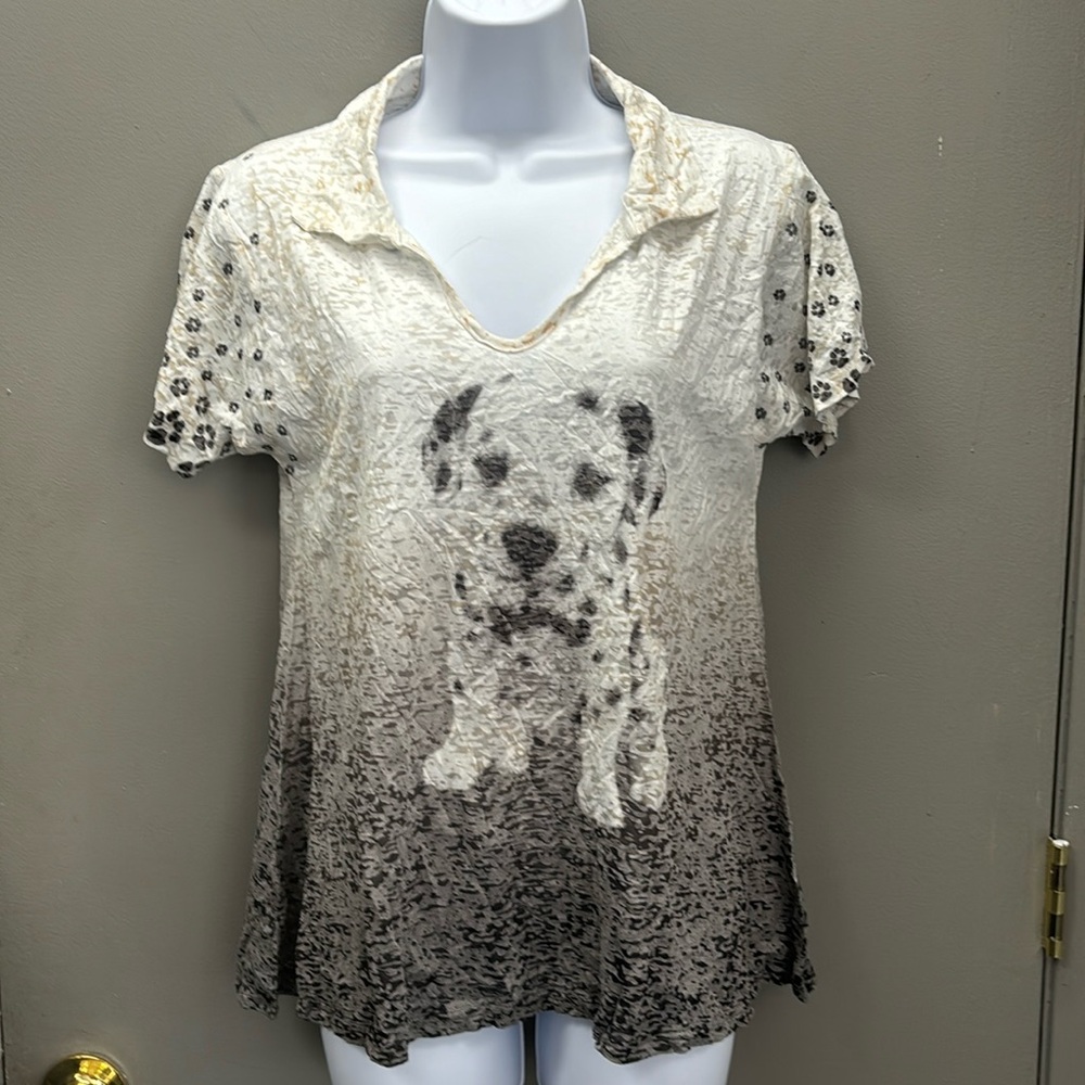 Cubism Front & Back design split neck top with collar MAKE AN OFFER!
